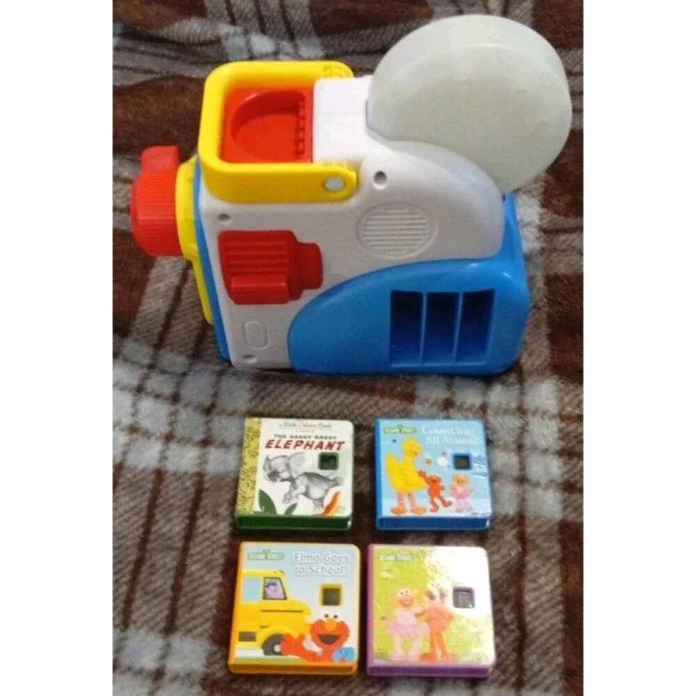 Little Tikes Story Dream Machine Projector with 4 Books - Picture 1 of 6
